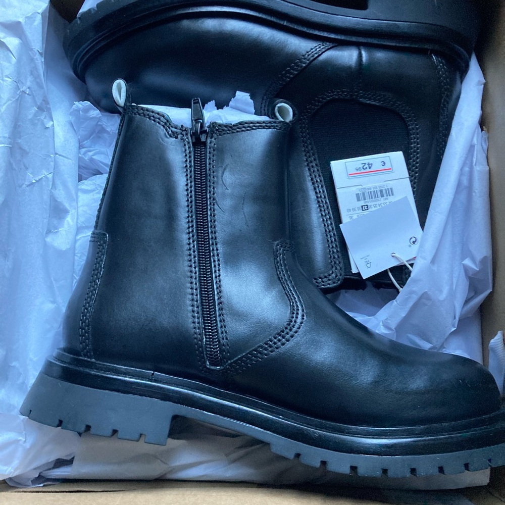 Zara Black Leather Ankle Boots